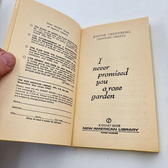 I Never Promised You A Rose Garden by Hannah Green 1964 Vintage Paperback Signet - Picture 5 of 6
